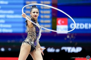 sr q ozdemir nehir serap tur ph simone ferraro sfa03757 copia